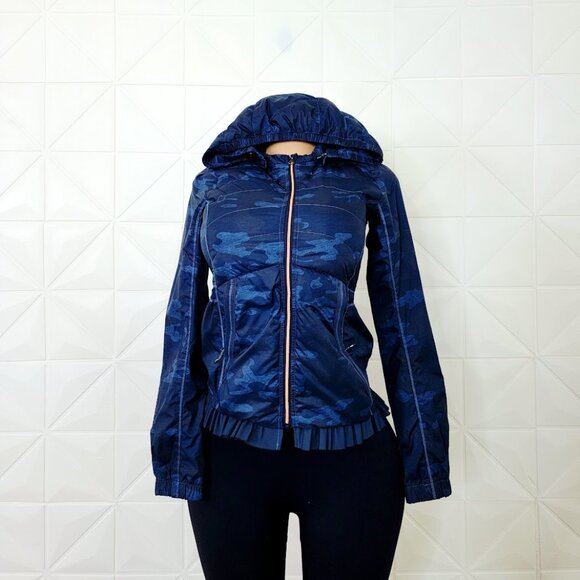 Lululemon Women's Camo Oil Slick Blue Spring Fling Puffy Windbreaker Jacket Sz 4 - Picture 2 of 9